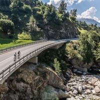 A vélo dans les environs de Sedrun