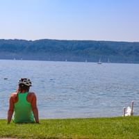 Pause pendant une excursion cycliste au lac de constance