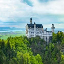 Splendide vue du Château bavarois du Neuschwanstein