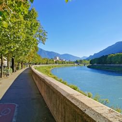 Piste cyclable le long de l'Adige à Trente