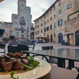 San Gimignano, Piazza della Cisterna