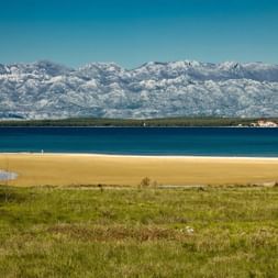 Vue sur les monts Velebit depuis Nin
