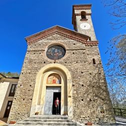 Etape entre Cravanzana et Bossolasco, église à Castino