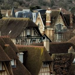 Les toits de la ville normande de Deauville
