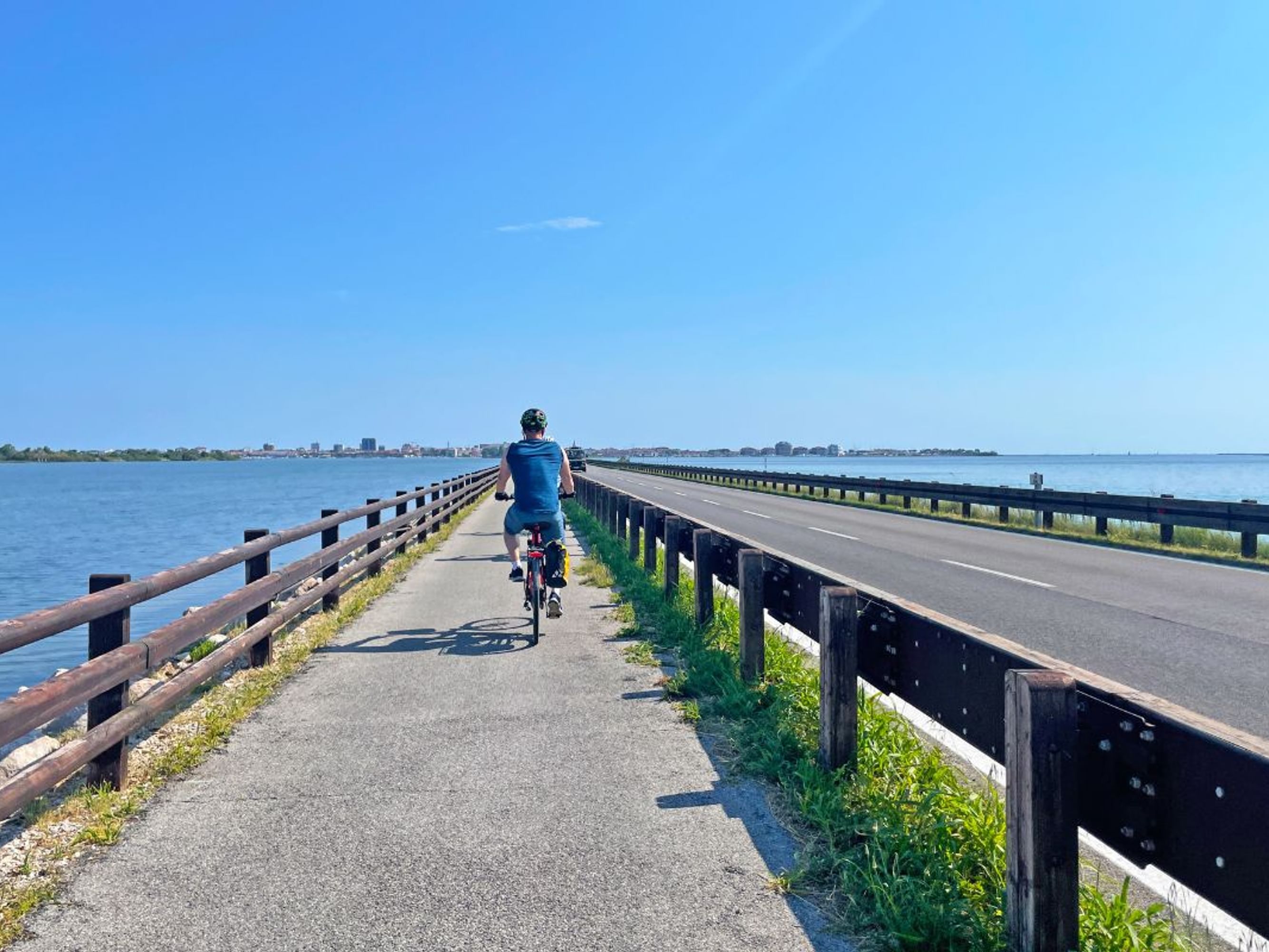 Image Le Frioul à vélo