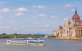 Le navire de croisière MS Manon à Budapest