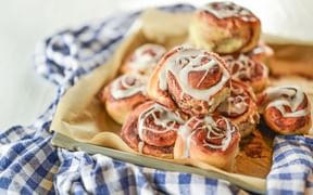 Les typique roulés à la cannelle suédois, ou kannelbullar