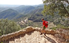 Randonneur à Castell Alaro, Majorque
