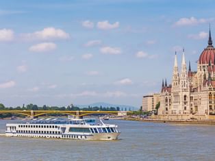 Le navire de croisière MS Manon à Budapest