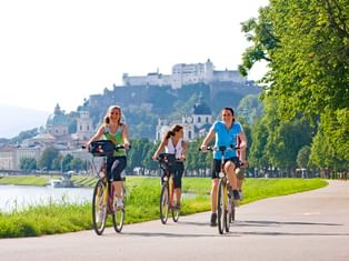 Trois cyclistes entre Munich et Salzbourg
