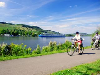 Pédaler sur les rives de la Moselle