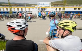 Cyclotouristes bateau et vélo à Pöchlarn