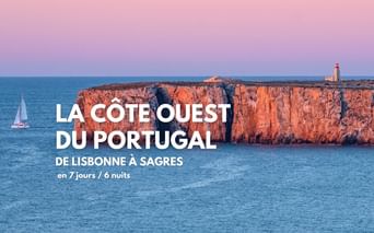 Falaises près de Sagres, la côte ouest du portugal à vélo