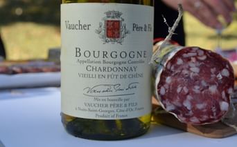 Vin de bourgogne et saucisson