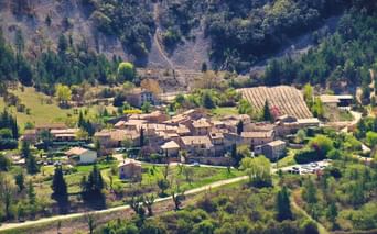 mont-ventoux-malaucene-village-vaucluse-cote-du-rohne-provence