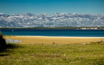 Vue sur les monts Velebit depuis Nin