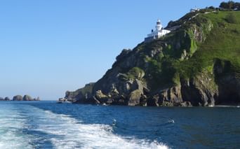Vue des côtes de l'île Sark depuis la mer