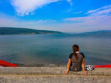 Pause pendant une excursion cycliste au lac de constance