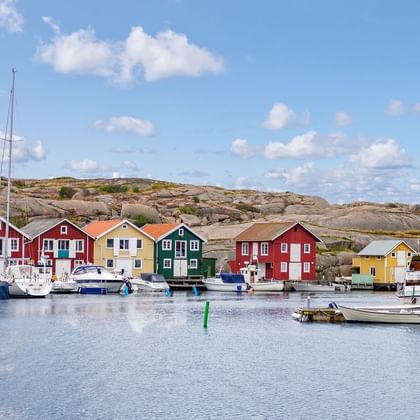 Cabanes de pêcheurs sur la côte suédoise