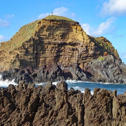 Splendide vue de la côte escarpée de Madère