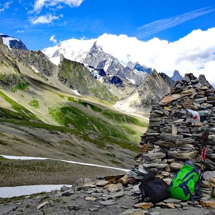 Pause lors d'une randonnée dans les Alpes Suisses