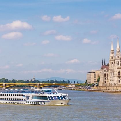 Le navire de croisière MS Manon à Budapest