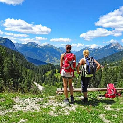 Randonneuses dans les environs de la Zugspitze
