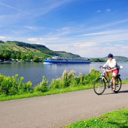 Pédaler sur les rives de la Moselle