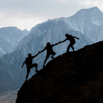 Être bien assuré en voyage actif