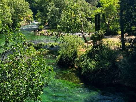 luberon randonnee sources eau vaucluse