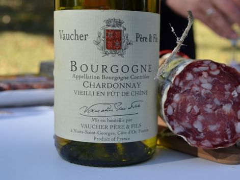 Vin de bourgogne et saucisson