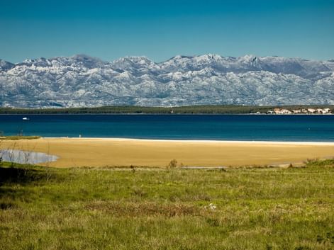 Vue sur les monts Velebit depuis Nin