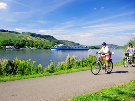 Pédaler sur les rives de la Moselle