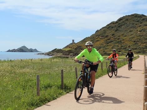 De Bastia à Ajaccio à vélo