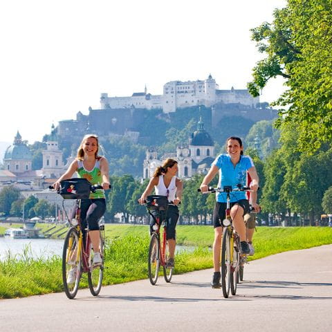 Trois cyclistes entre Munich et Salzbourg