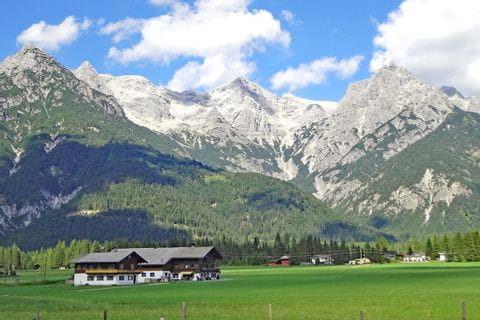 Vue des sommets salzbourgeois en Autriche