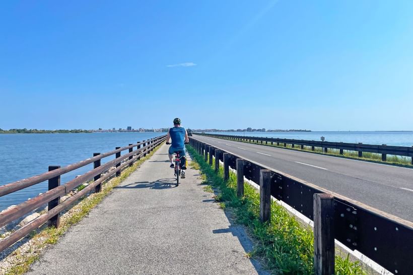 Voyage à vélo - Le Frioul à vélo