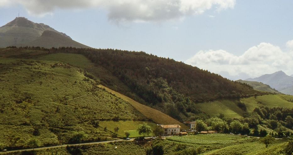 La Rhune vue depuis le col d'Ibardin