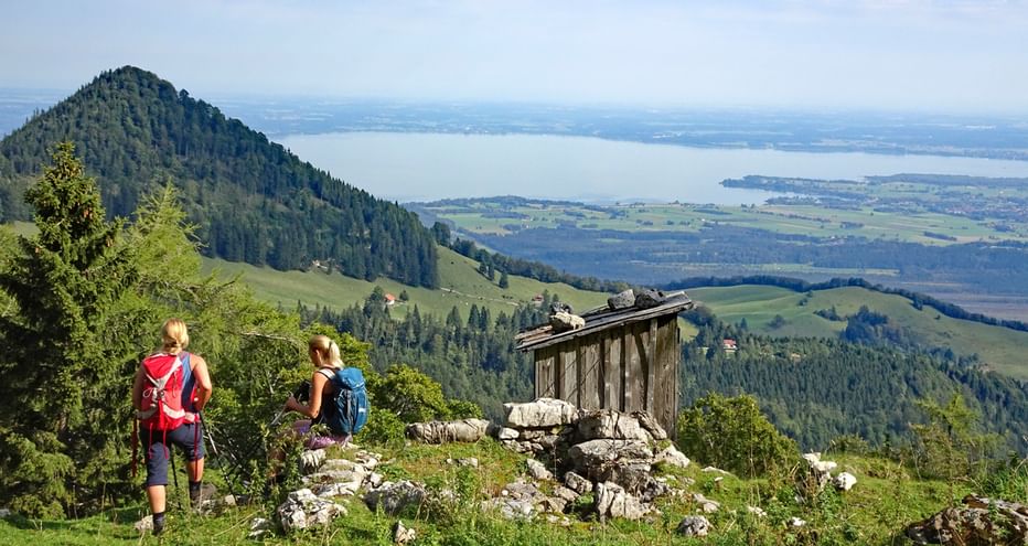 Vue sur le Chiemsee en randonnée
